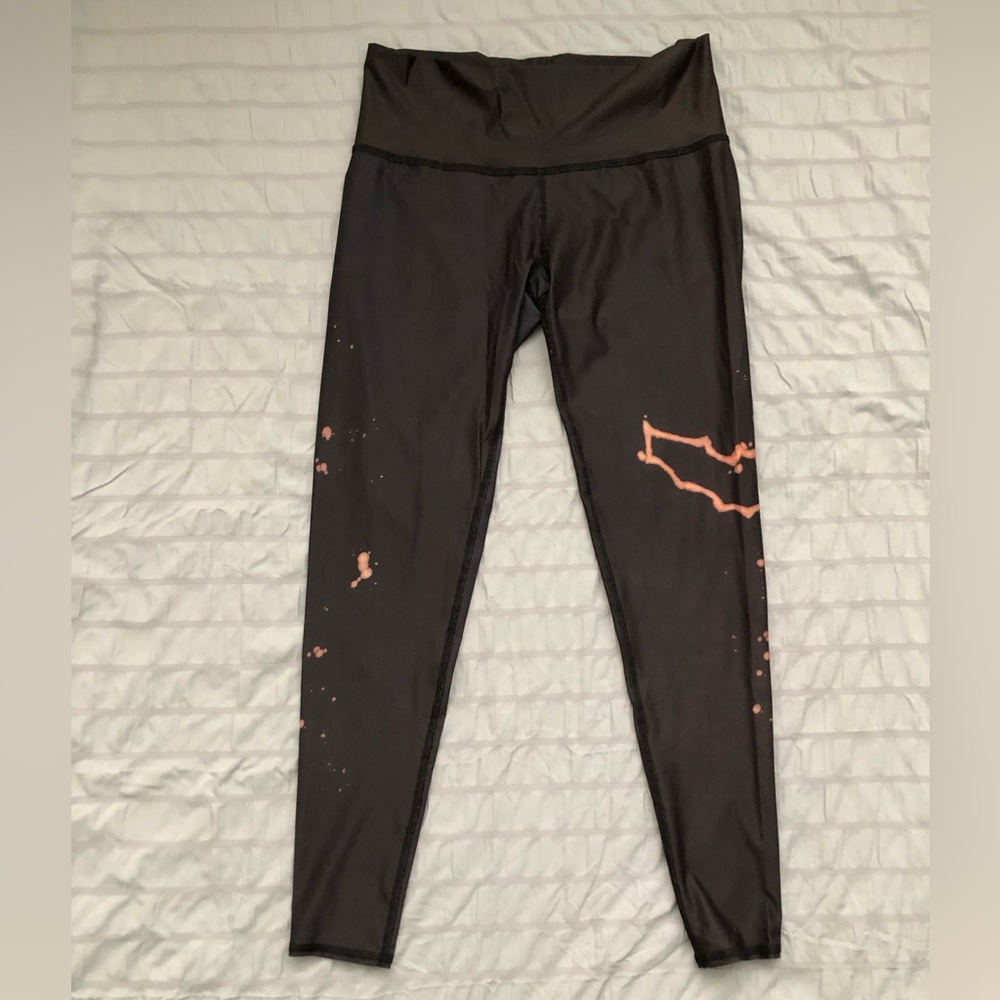 Teeki women’s leggings sizeL. Made in the USA with recycled plastic. Yoga, swim!